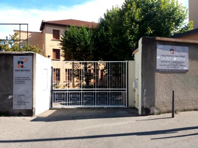Lyon 7e - Rue Domer, portail du lycée professionnel Saint-Joseph