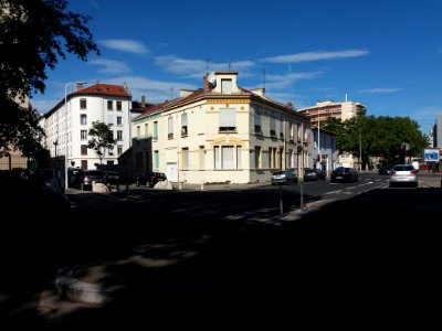 Lyon 7e - Rue Domer, immeuble à l'angle de la rue Tourville