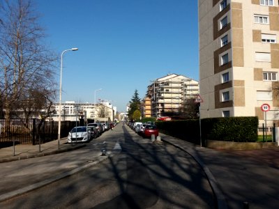 Lyon 7e - Rue Lieutenant-colonel Girard, vue depuis l'avenue Leclerc