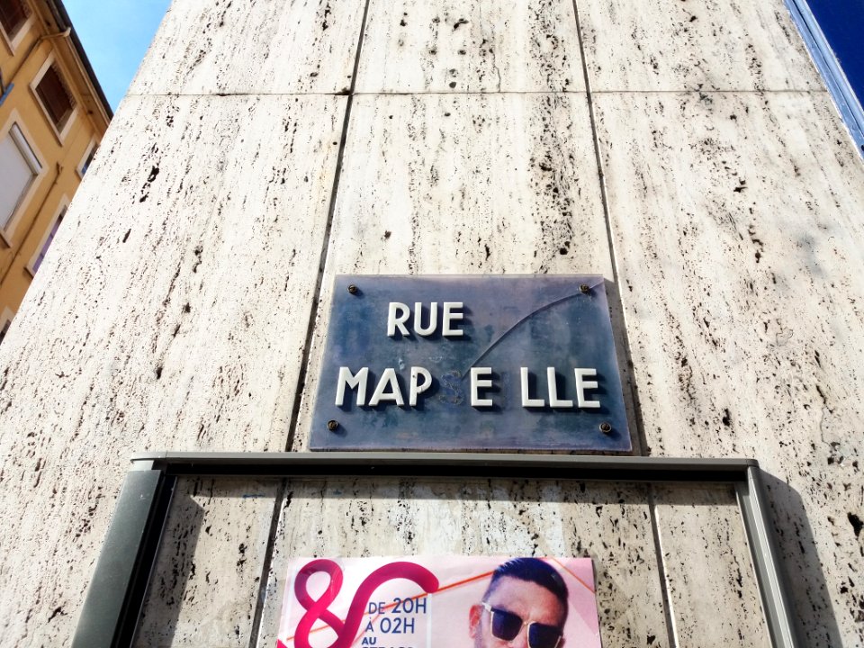 Lyon 7e - Rue de Marseille, plaque vandalisée