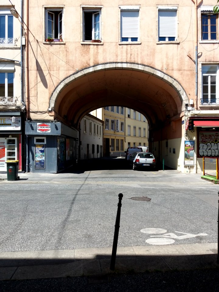 Lyon 7e - Rue de la Madeleine, début de la rue Saint-Michel