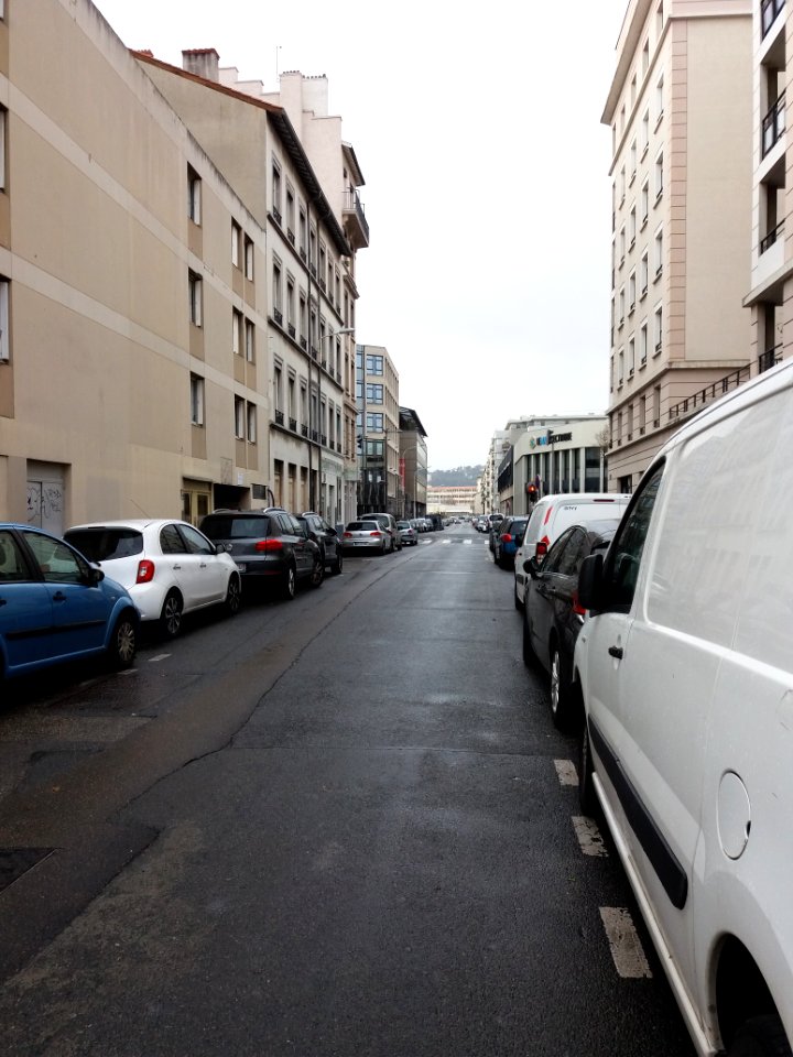 Lyon 7e - Rue Lortet, depuis la rue de Gerland