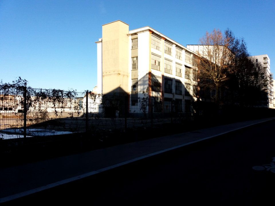 Lyon 7e - Rue des Balançoires, immeuble désaffecté