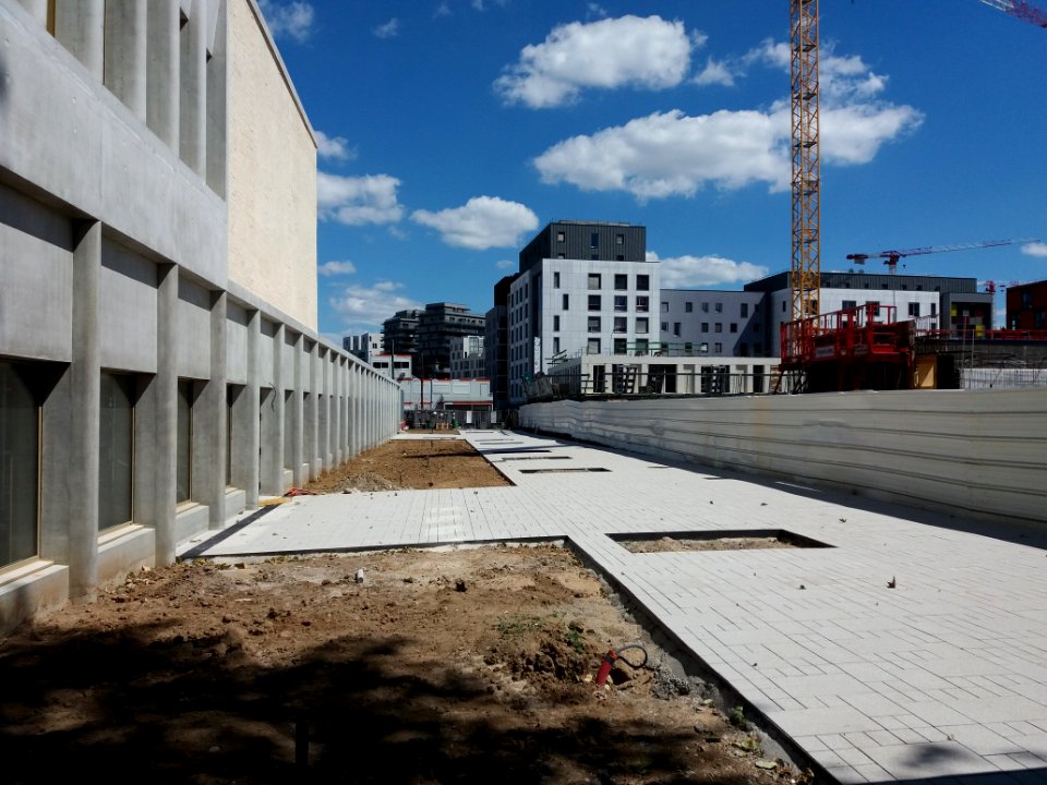 Lyon 7e - Rue Georges Sand, depuis le boulevard Yves Farge