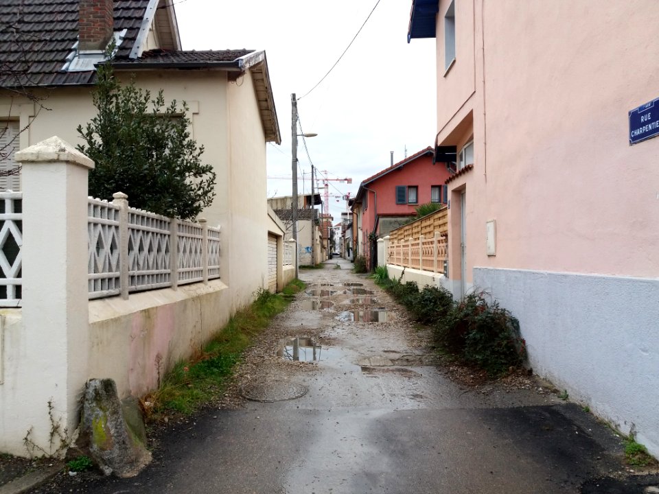 Lyon 8e - Rue Charpentier, depuis la rue de Montagny