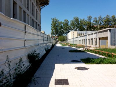 Lyon 7e - Rue Georges Sand, depuis le boulevard Yves Farges