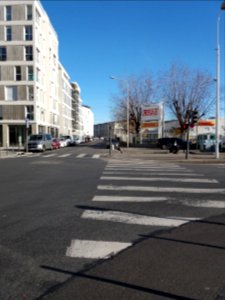 Lyon 7e - Rue Lortet, vue depuis le boulevard Yves Farges