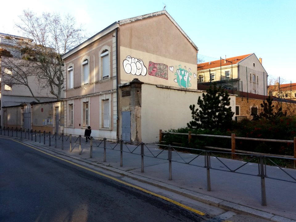 Lyon 7e - Rue du Béguin, école primaire J.-P. Veyet