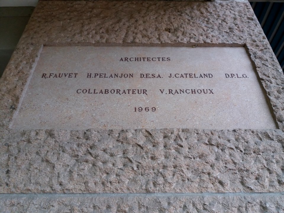 Lyon 8e - Cours Gambetta, plaque d'architectes 1969, au numéro 115
