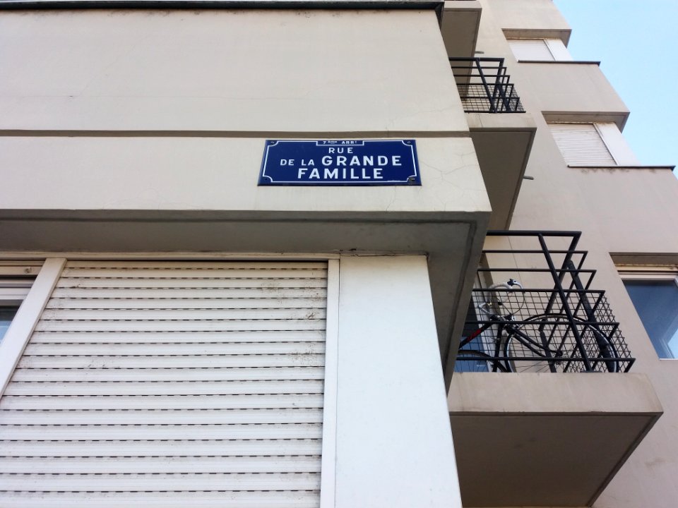 Lyon 7e - Rue de la Grande Famille, plaque