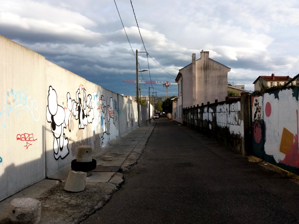 Lyon 8e - Rue de Nice, depuis l'impasse de la Baudette
