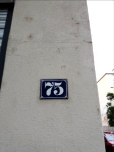 Lyon 8e - Boulevard des États-Unis, plaque manquante et numéro 75