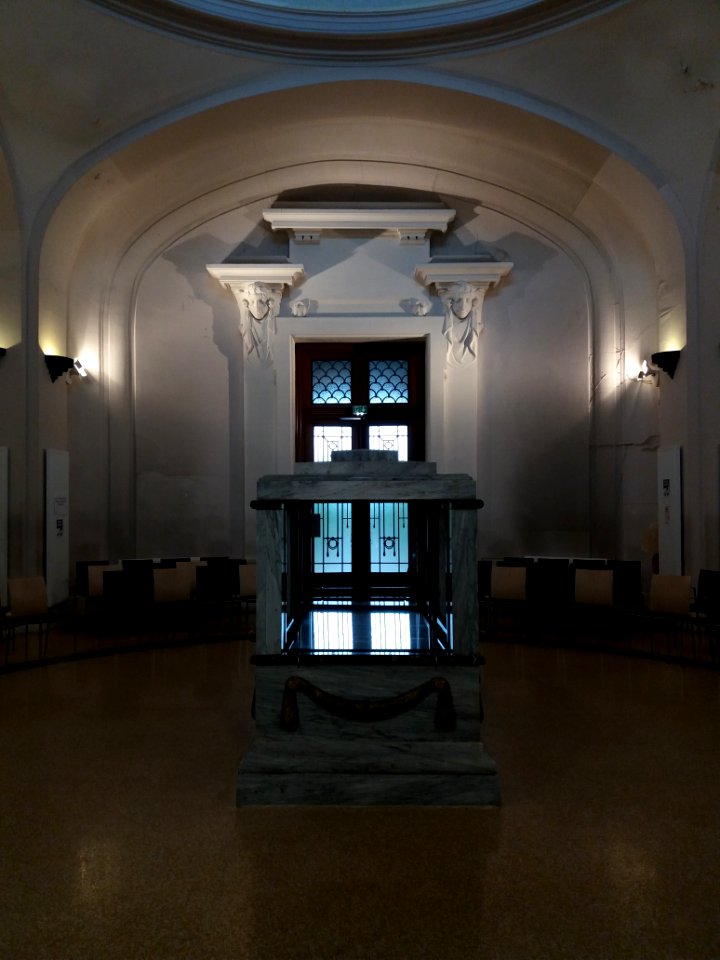Lyon 8e - Crématorium de Lyon - Salle Édouard Herriot - Vue d'ensemble