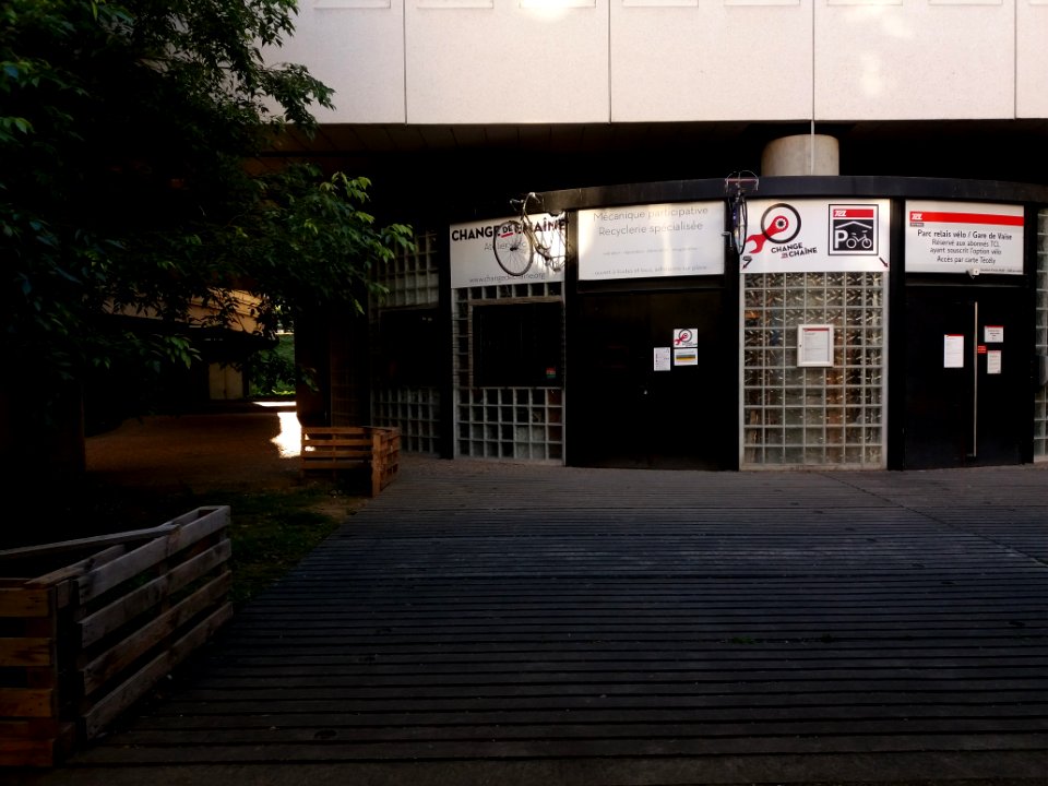 Lyon 9e - Gare de Vaise - Recyclerie spécialisée et parc relais vélo