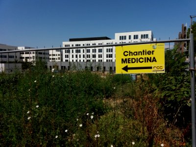 Lyon 8e - Avenue Rockefeller, chantier Medicina, plaque