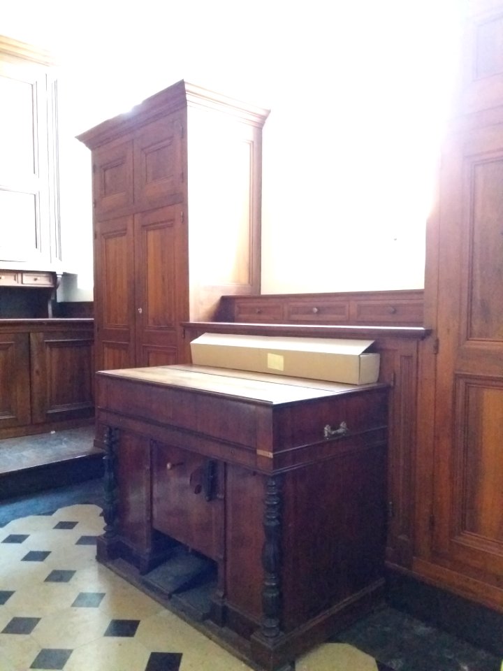 Lyon 8e - Chapelle de l'Hôpital Saint-Jean-de-Dieu, sacristie, console de l'orgue