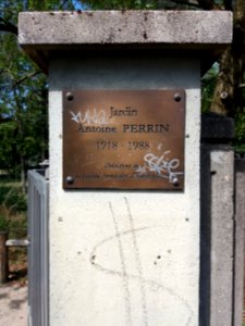 Lyon 8e - Boulevard Pinel, jardin Antoine Perrin, plaque