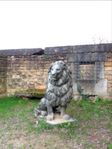 Lyon 9e - Fort de Vaise - Cour belvédère, statue de lion de face