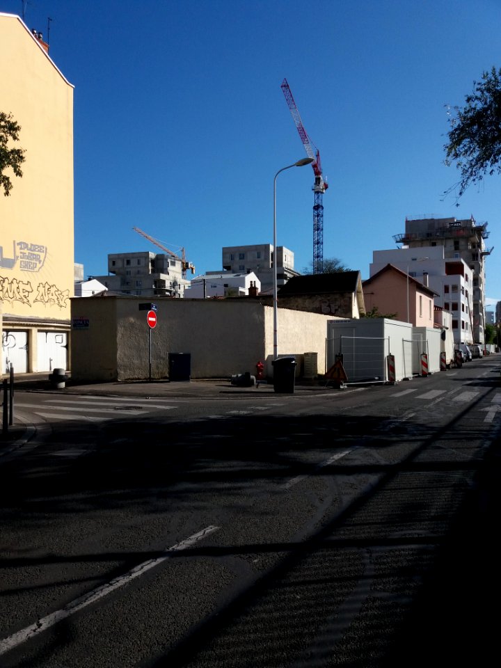 Lyon 8e - Rue de Montagny, vers le sud, depuis la rue du Général Gouraud