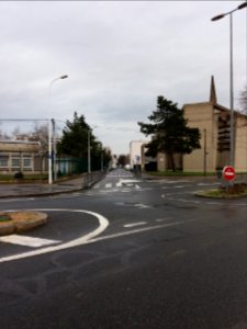 Lyon 8e - Rue Berty Albrecht, depuis l'avenue Viviani