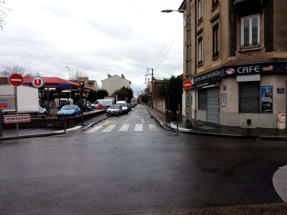 Lyon 8e - Rue du Moulin à Vent, depuis l'avenue Francis de Pressensé