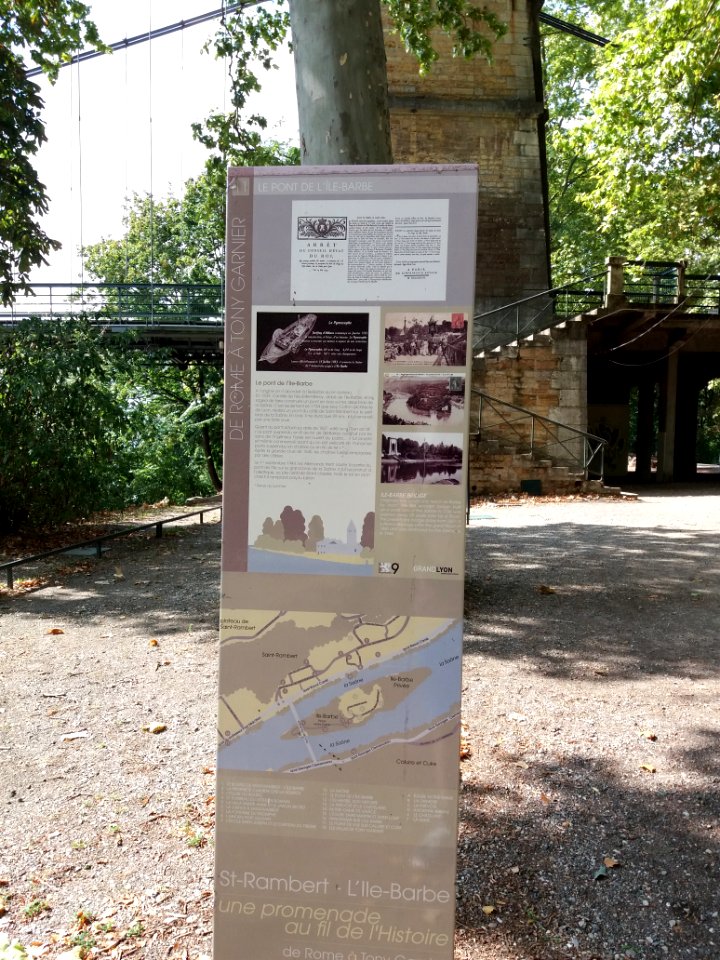 Lyon 9e - Chemin du Bas Port - Plaque 11, le pont de l'Île Barbe