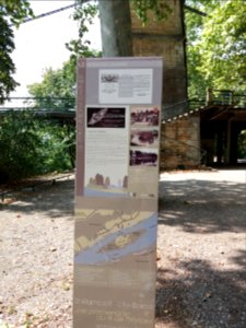 Lyon 9e - Chemin du Bas Port - Plaque 11, le pont de l'Île Barbe