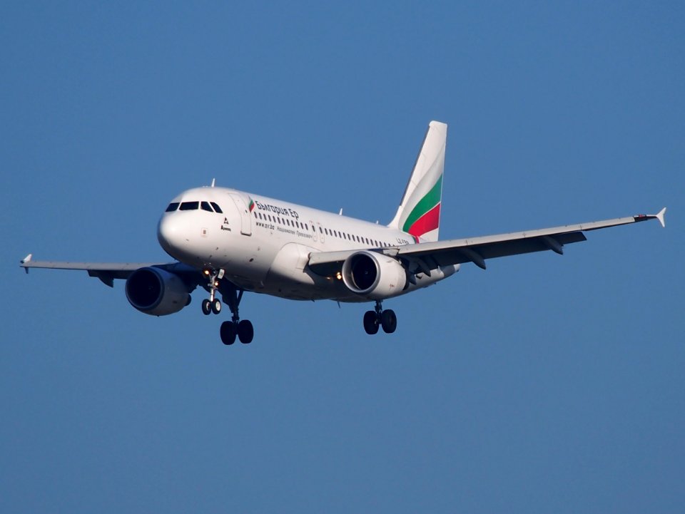 LZ-FBB Bulgaria Air Airbus A319-112, landing at Schiphol (AMS - EHAM), Netherlands, pic1