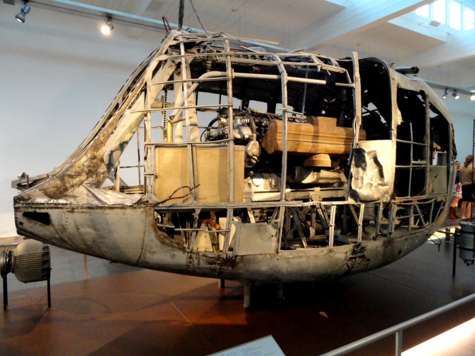 LZ 127 Graf Zeppelin port engine car - Zeppelin Museum Friedrichshafen - DSC06808