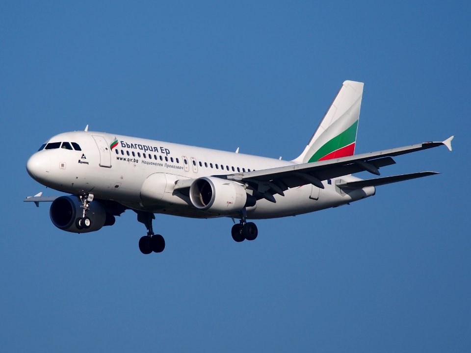 LZ-FBB Bulgaria Air Airbus A319-112, landing at Schiphol (AMS - EHAM), Netherlands, pic2