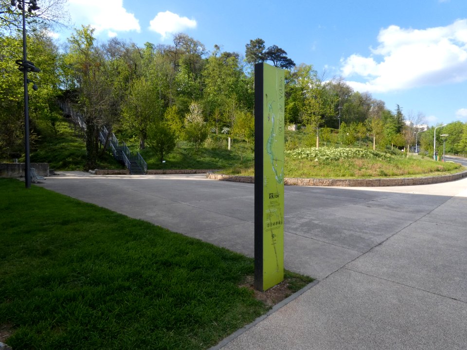 Lyon 9e - Boulevard de la Duchère - Entrée du parc du Vallon