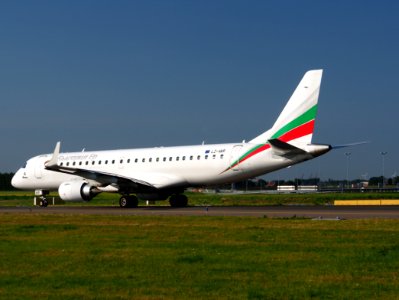 LZ-VAR Bulgaria Air Embraer ERJ-190STD (ERJ-190-100) - cn 19000496 taxiing 18july2013 pic-007