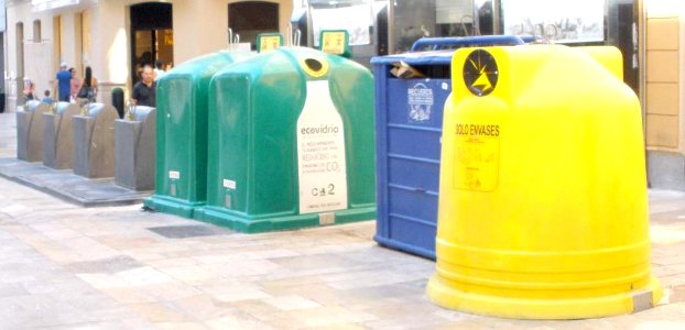 Málaga - contenedores de reciclaje 4