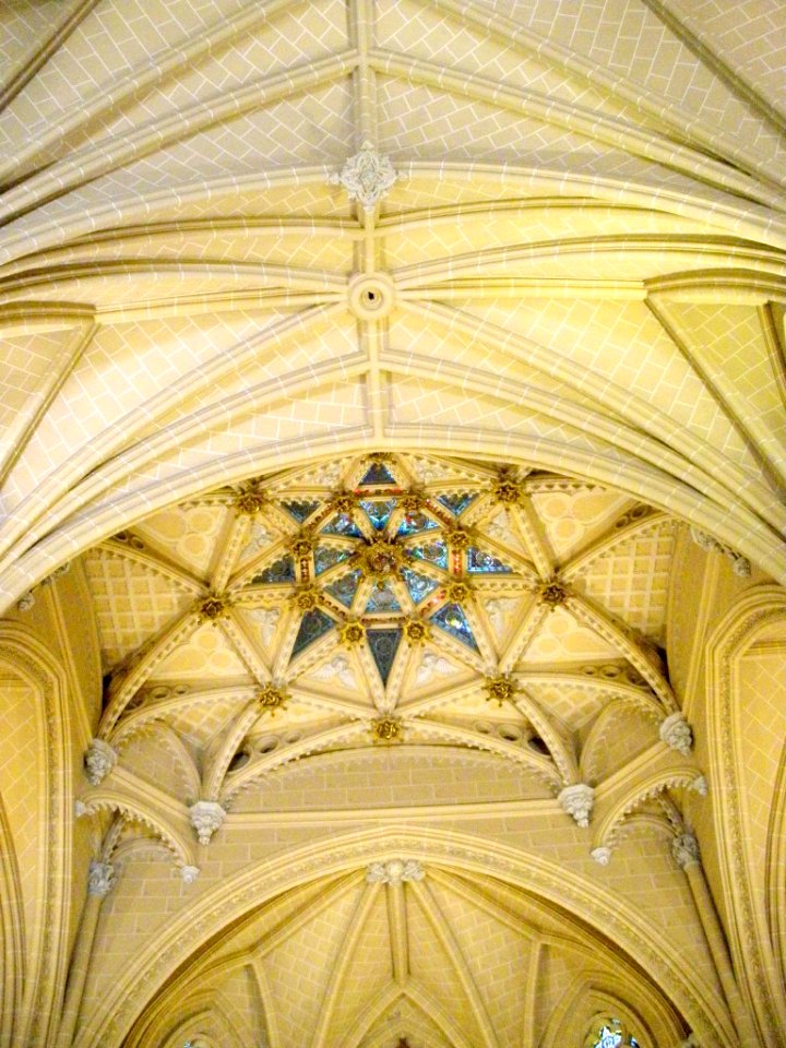 Málaga - Iglesia del Sagrado Corazón, interior 03