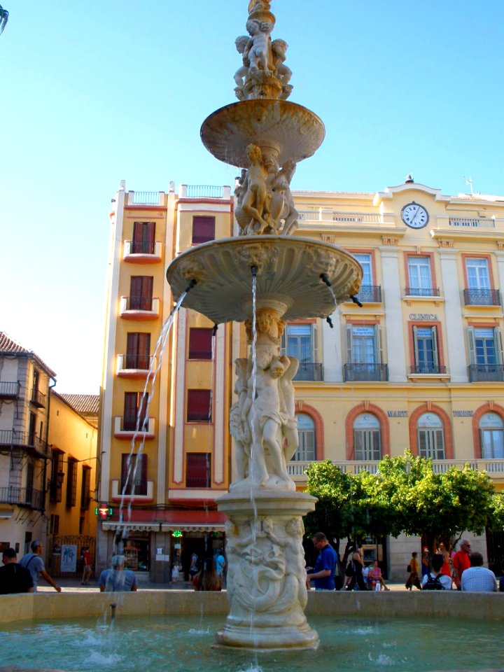 Málaga - Plaza de la Constitución, Fuente de Génova 2