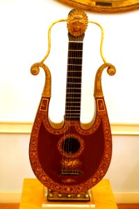 Lyre-guitar, France, 1800-1850 - Museu Nacional de Soares dos Reis - Porto, Portugal - DSC00588