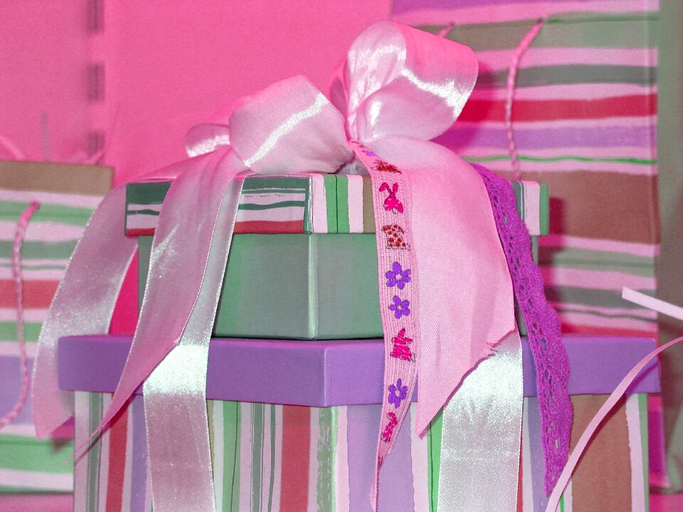 Wrapping paper made give
