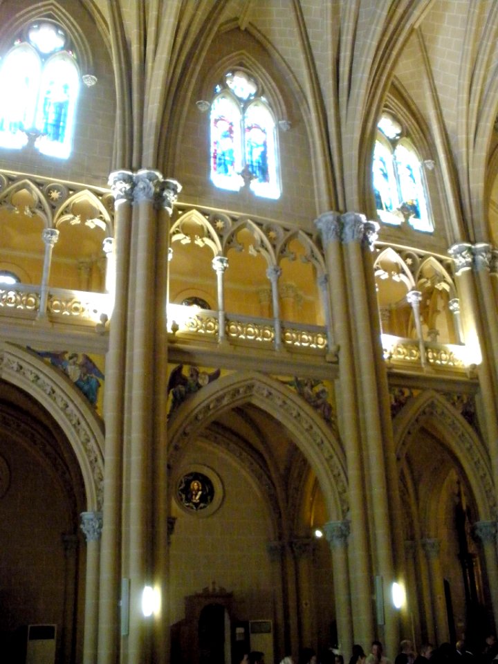 Málaga - Iglesia del Sagrado Corazón, interior 12