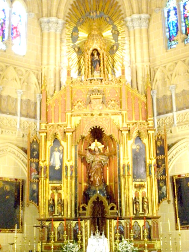 Málaga - Iglesia del Sagrado Corazón, interior 04