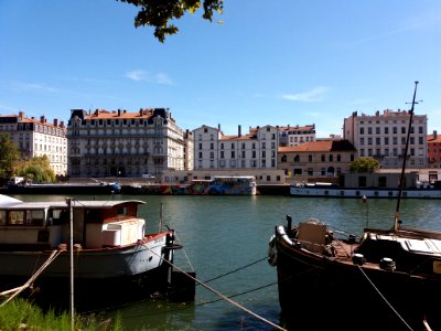 Lyon quais Fulchiron et Maréchal Joffre - Saône - Péniches 2