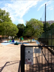 Lyon 8e - Avenue Francis de Pressensé, jardin pour enfants (2)