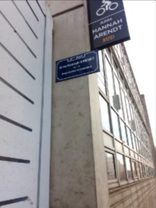 Lyon 8e - Allée Hannah Arendt, plaque
