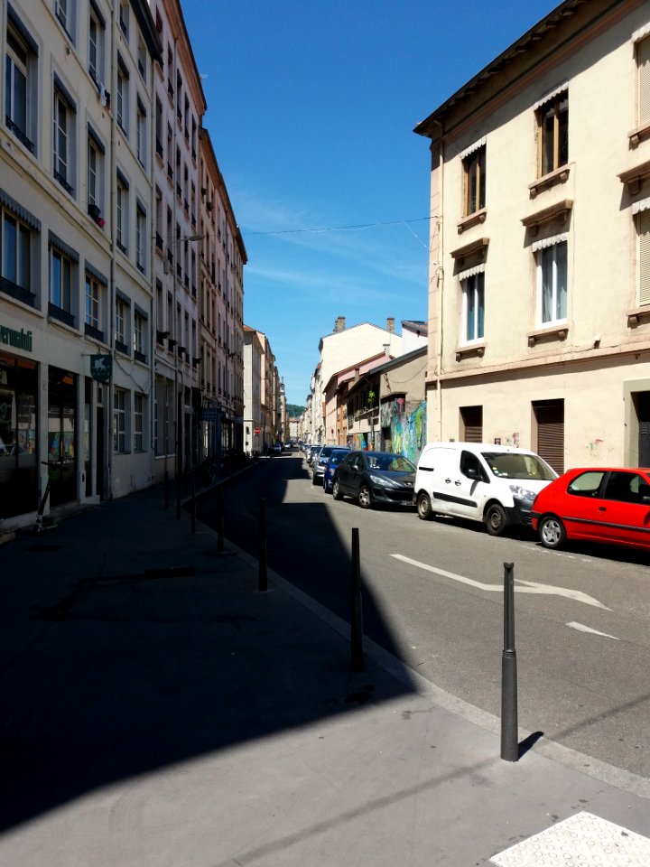 Lyon 7e - Rue Montesquieu, depuis la rue de la Madeleine