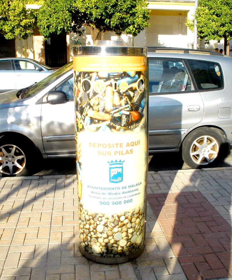 Málaga - contenedores de reciclaje 5