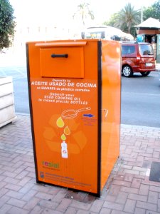 Málaga - contenedores de reciclaje 2