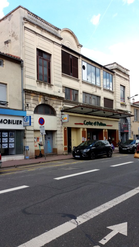Lyon 8e - Avenue des Frères Lumière - Ancien cinéma Crystal Palace