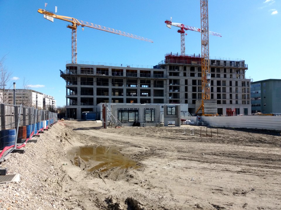 Lyon 7e - Rue Simone de Beauvoir, vue sur les immeubles en construction à l'angle de l'avenue Jean Jaurès et de la rue des Girondins
