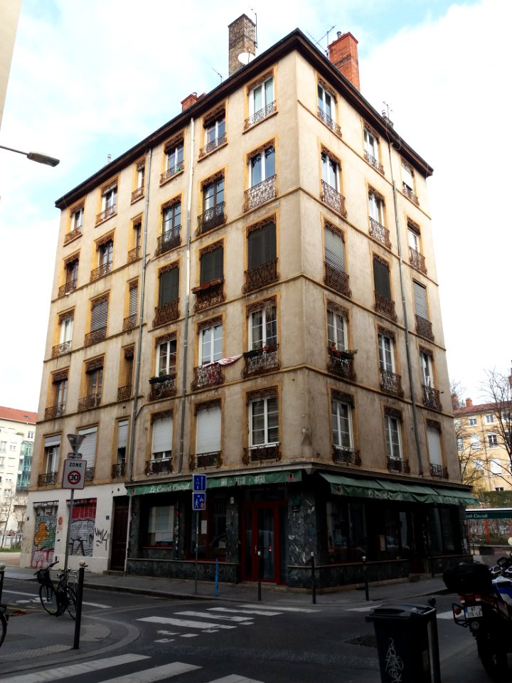 Lyon 7e - Rue Sébastien Grype, immeuble à l'angle de la rue Jangot