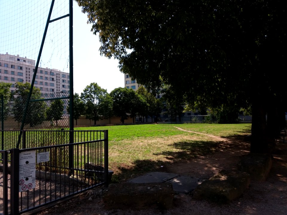 Lyon 8e - Avenue Francis de Pressensé, jardin public