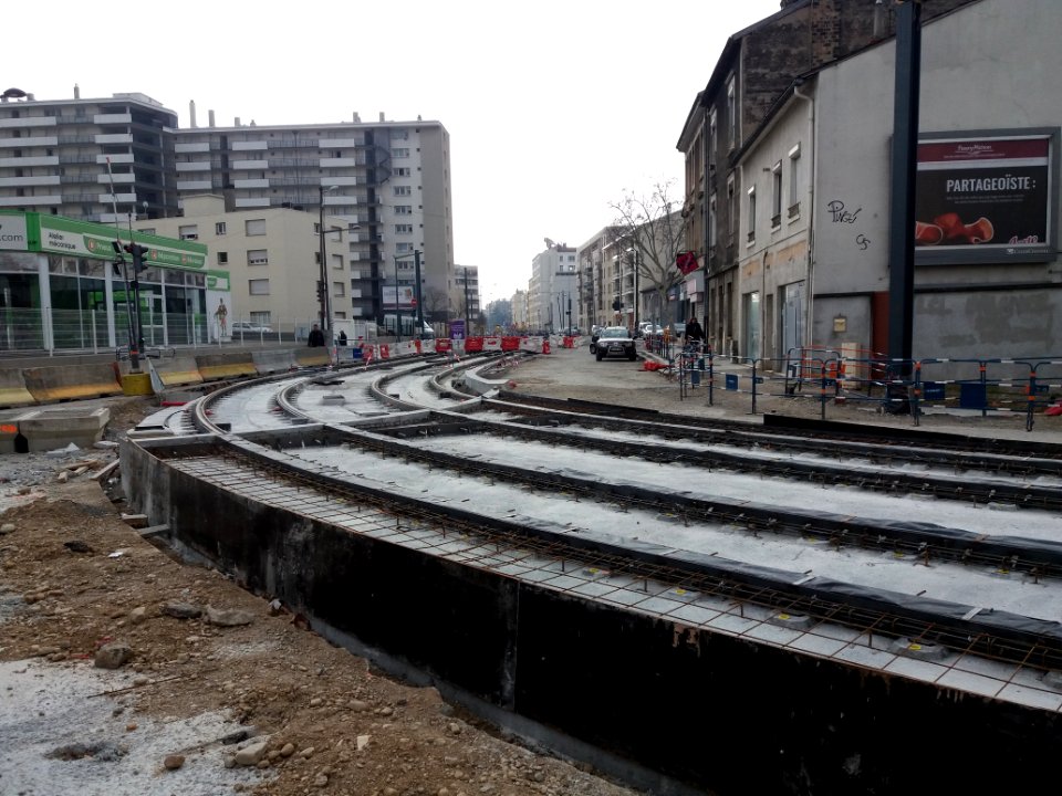 Lyon 8e - Avenue Francis de Pressensé, depuis la rue Paul Cazeneuve